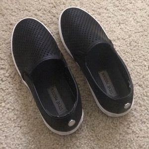 STEVE MADDEN SLIP ONS
